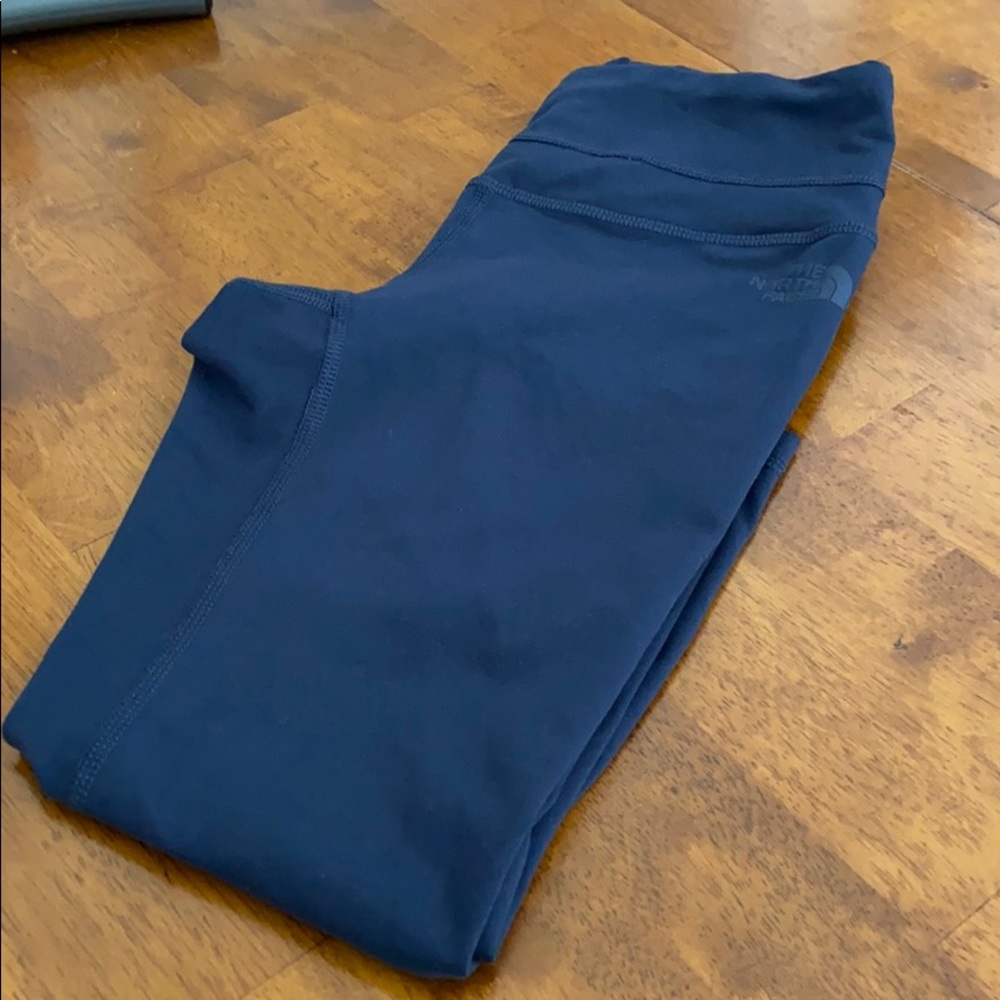 NWOT THE NORTH FACE Capri leggings